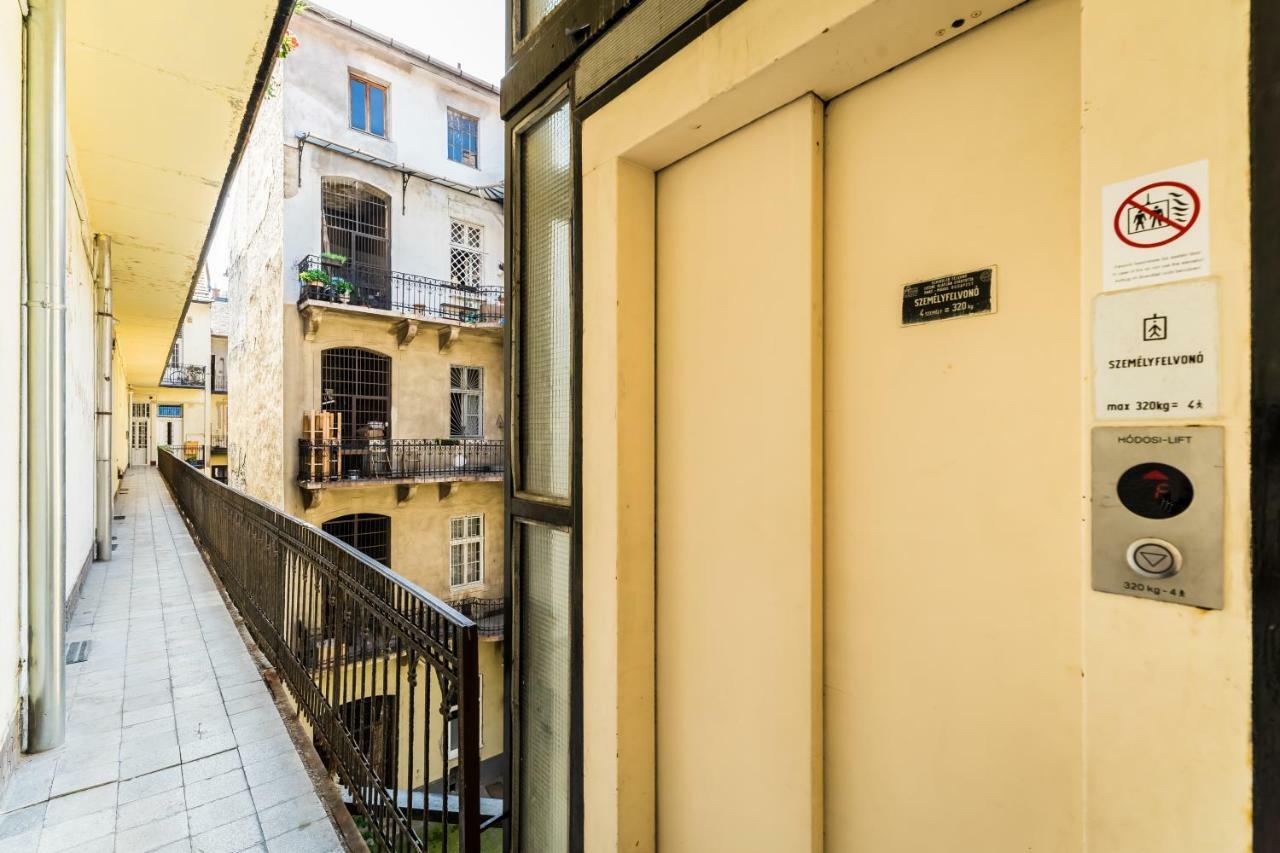 Bpr Little Attractico Apartment Budapest Eksteriør billede